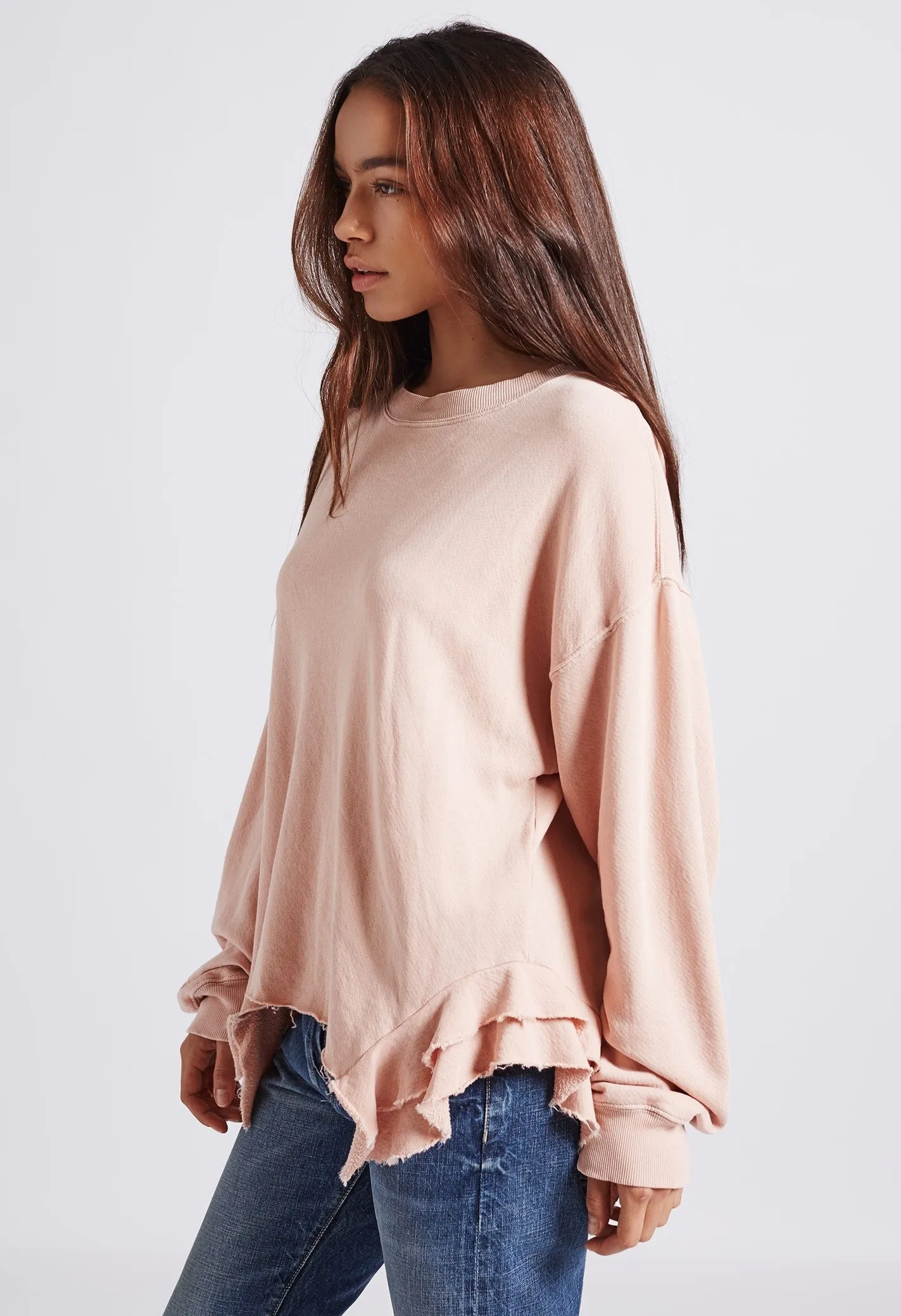 Current Elliott - The Slouchy Ruffle Sweatshirt in Misty Rose Destroy