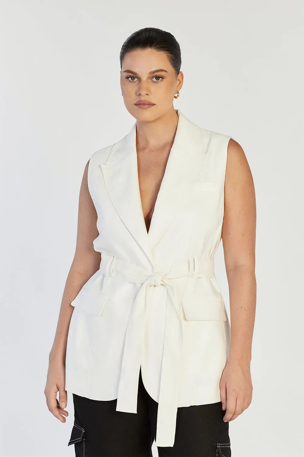 SLOAN WHITE SLEEVELESS LINEN BLEND VEST