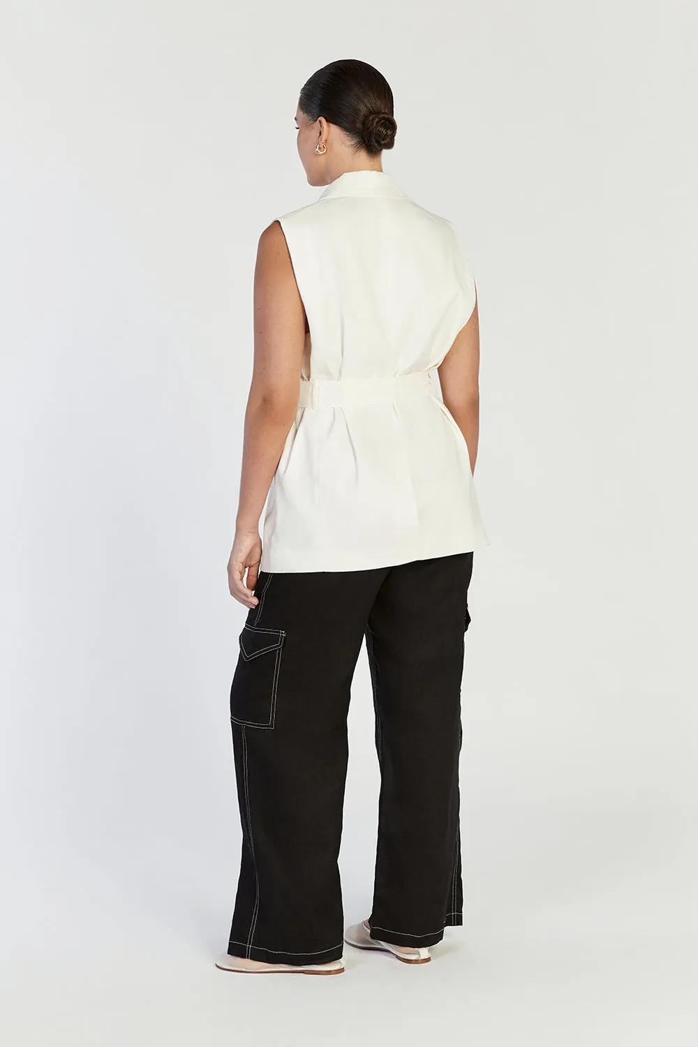 SLOAN WHITE SLEEVELESS LINEN BLEND VEST